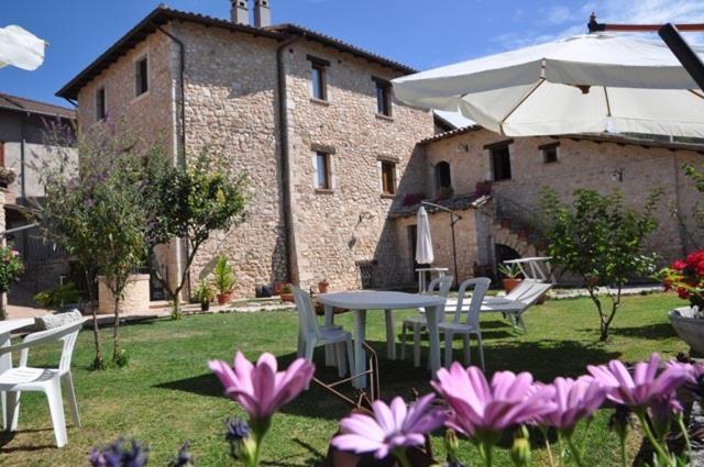 Il Casale Di Ginetto Guest House Cascia Exterior photo